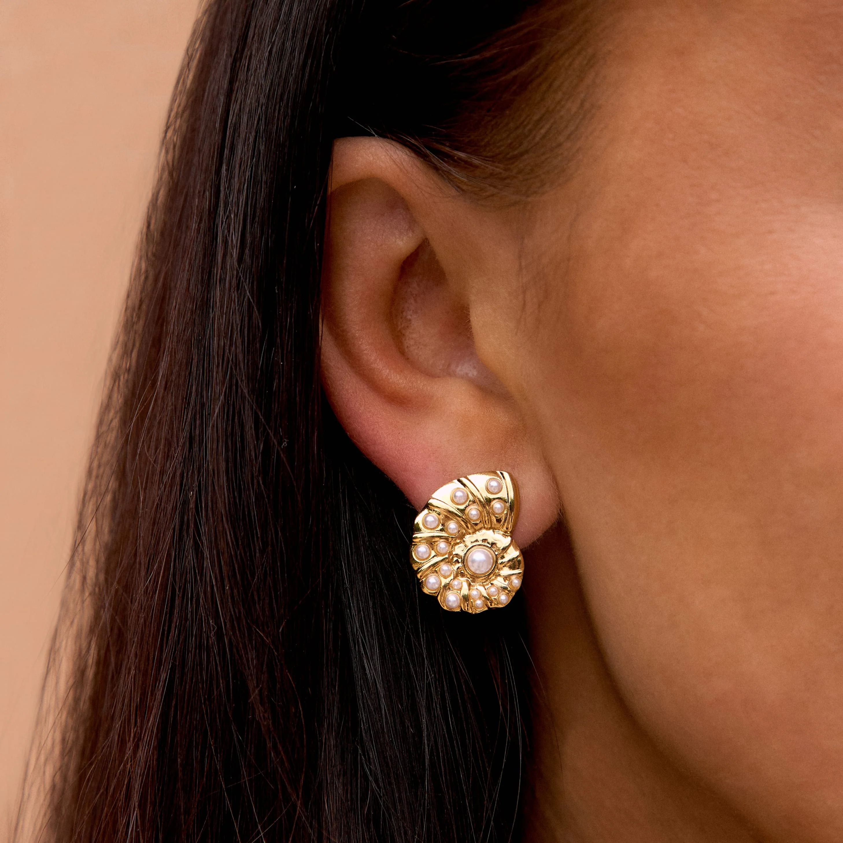 Coral Shell Pearl Stud Earrings - Image 2