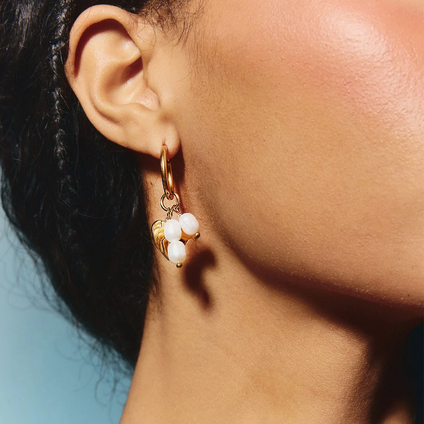 Elysian Pearl Hoop Earrings - Image 3