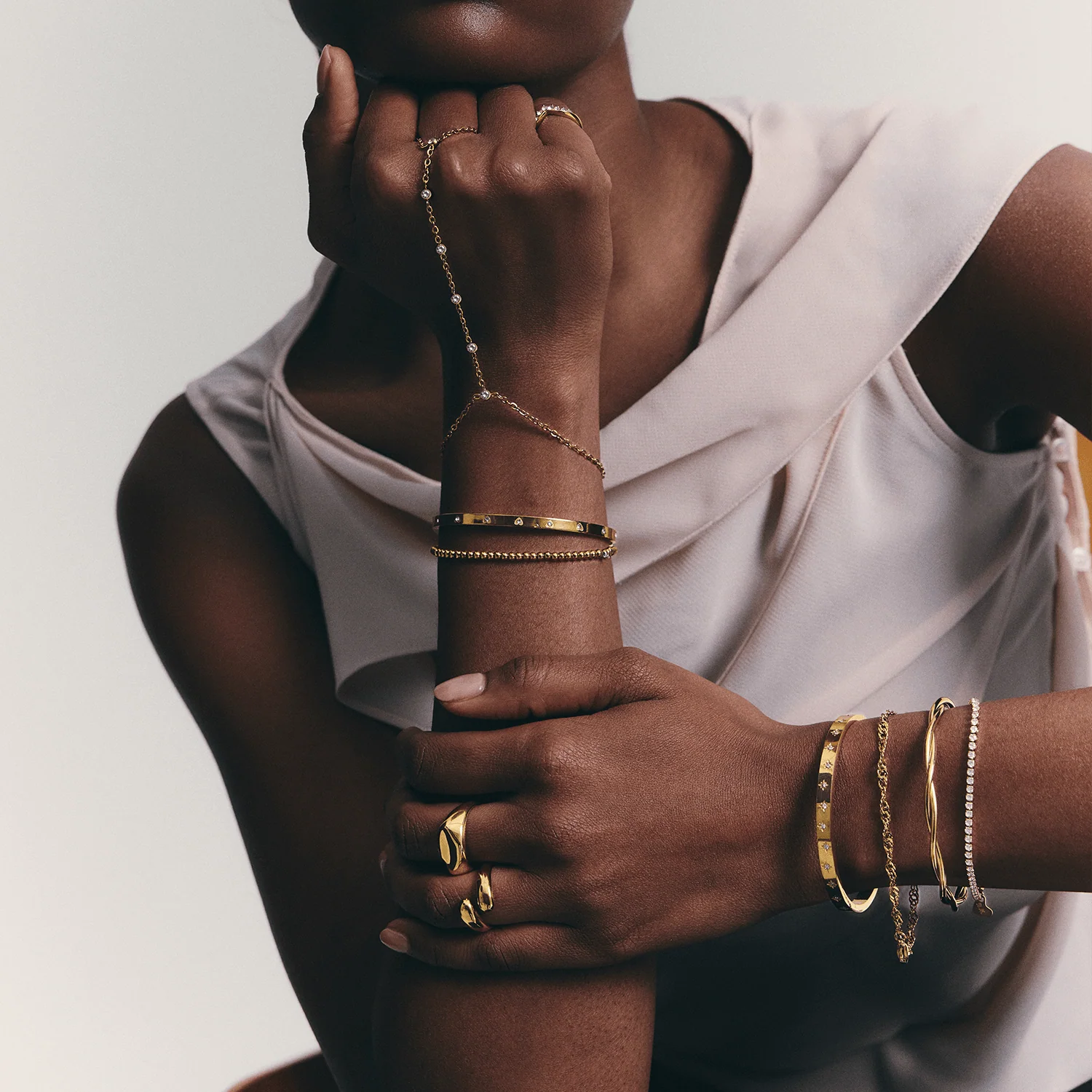 Sammie Hand Chain Bracelet - Image 2